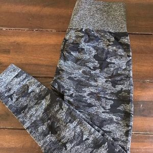 GYMSHARK Camo Seamless leggings MEDIUM
